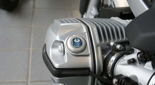 Silver aluminum oil filler - filler, cap